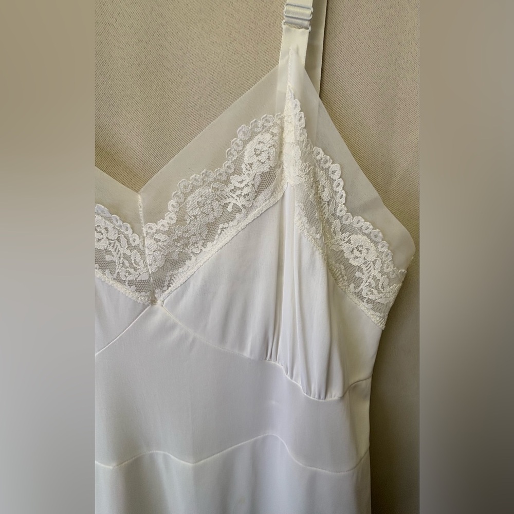 Philmaid Vintage Sheer Slip Dress Beautiful lace detail at the front and hemline - Picture 8 of 12